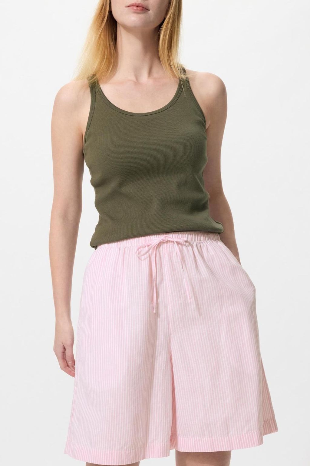 Wide leg linen Bermuda shorts wholesale product image